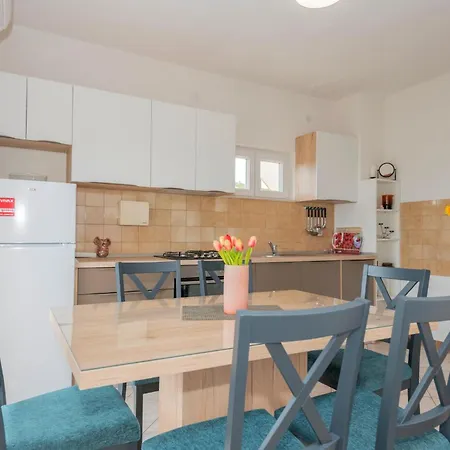 2 Bedroom Stunning In Lokvicici * Lokvicic