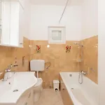 Ferienhaus 2 Bedroom Stunning In Lokvicici Lokvicic