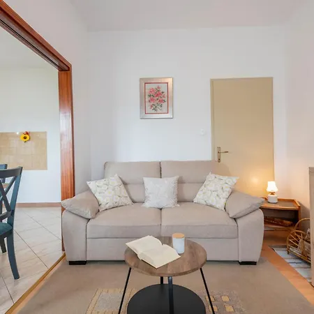 2 Bedroom Stunning In Lokvicici * Lokvicic